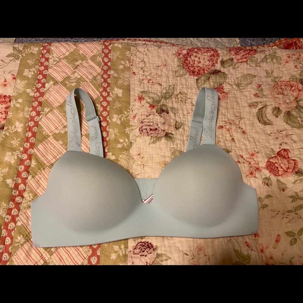 Victoria secret T-shirt bra 38 C